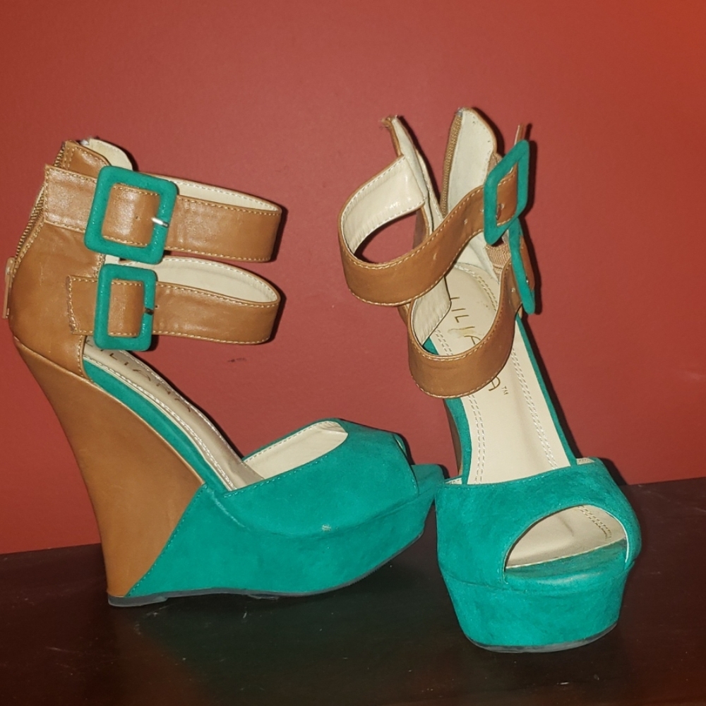 Liliana wedges